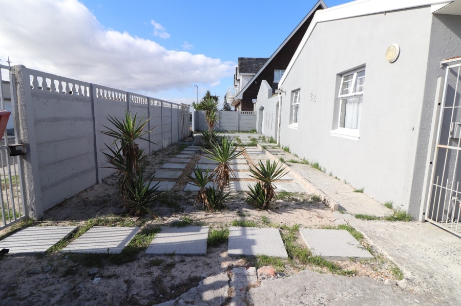 4 Bedroom Property for Sale in Strandfontein Western Cape